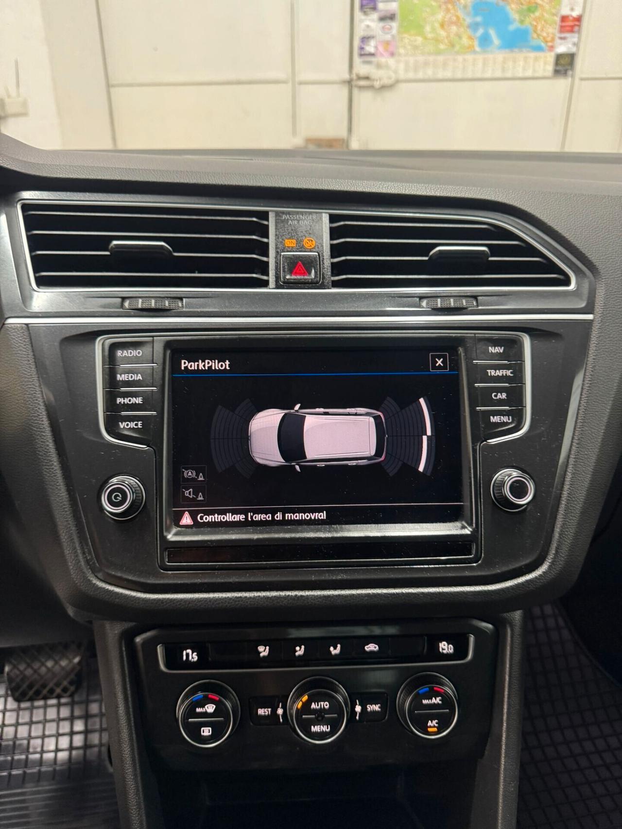 Volkswagen Tiguan 2.0 TDI SCR DSG 4MOTION Business BMT