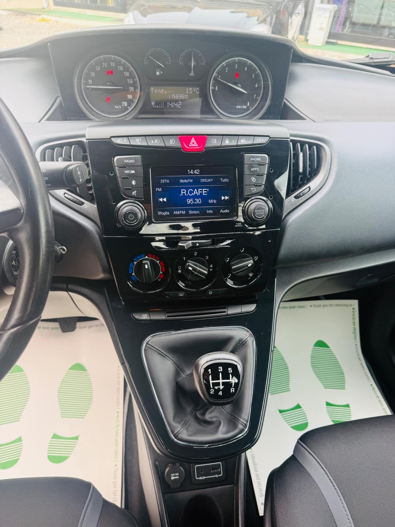 Lancia Ypsilon 1.2 69 CV 5 porte GPL Ecochic Gold