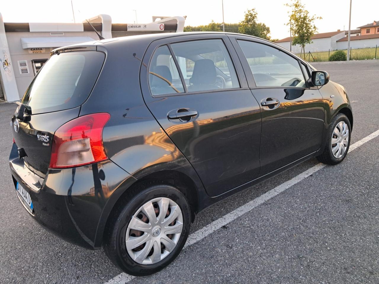 Toyota Yaris 1.3 5 porte Navi benzina neopatentati