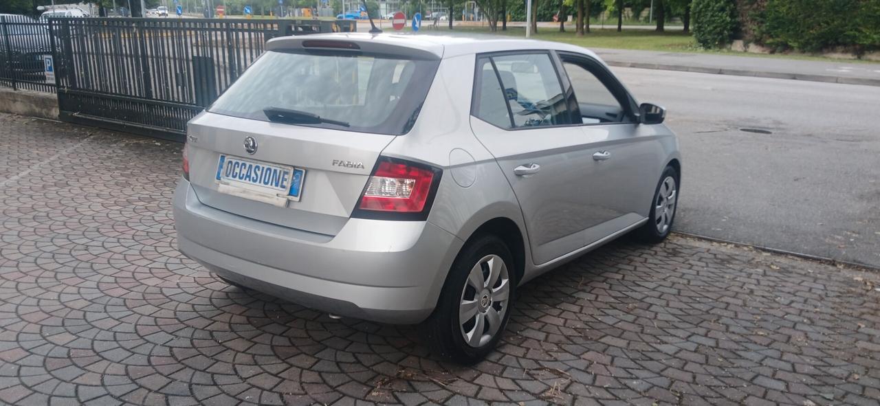 Neopatentati Skoda Fabia 1000 benzina