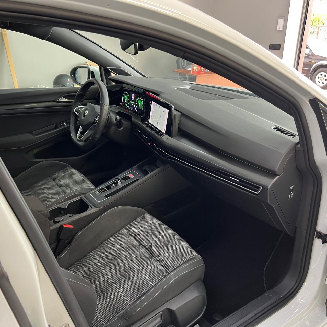 Volkswagen Golf GTD 2.0 TDI DSG 200CV TETTO HARMAN-KARDON