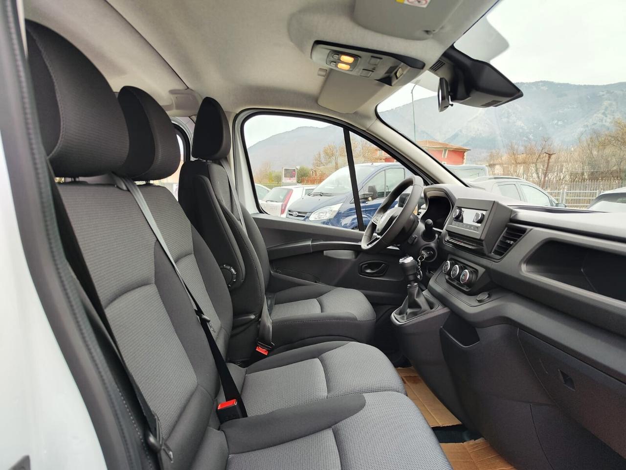 Renault Trafic PASSENGER 9 POSTI