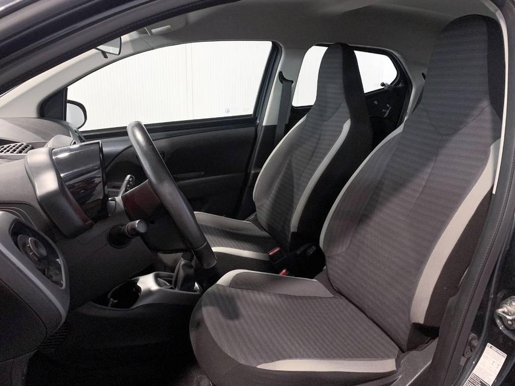 Toyota Aygo 5 Porte 1.0 VVT-i x-clusiv red pack