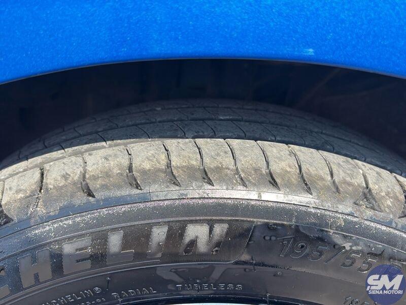 Peugeot 208 Allure Hybrid 100 e-DCS6 auto