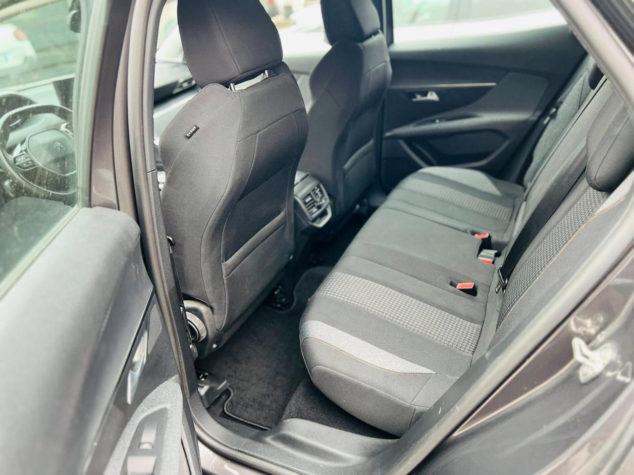 Peugeot 3008 BlueHDi 130 S&S Allure