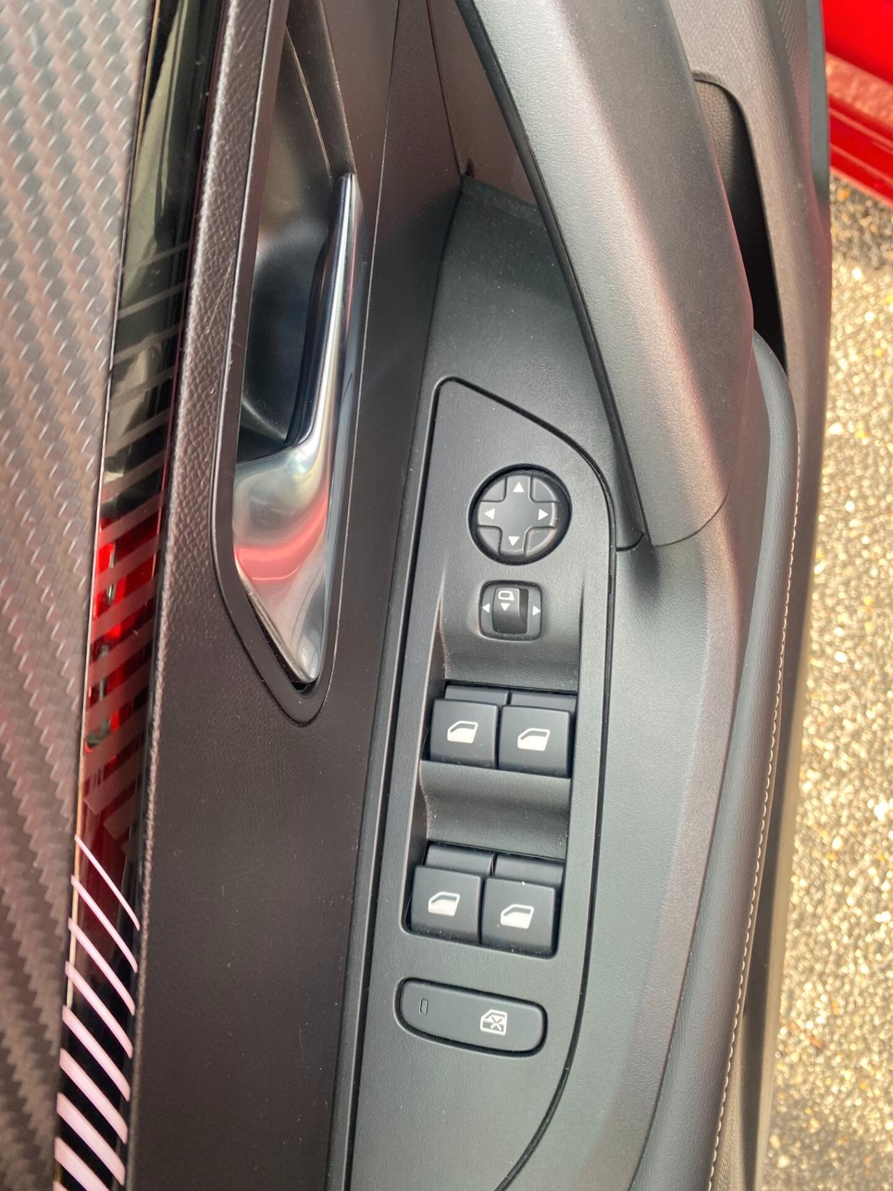 PEUGEOT 2008 1.2 Puretech 100Cv s&s ALLURE