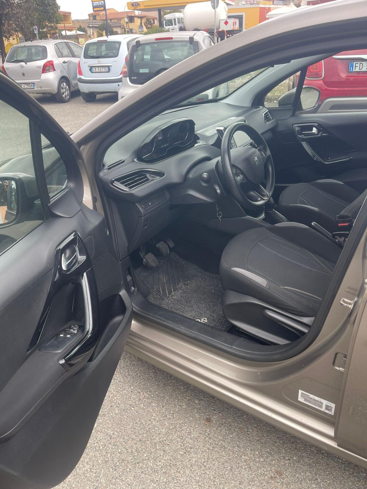 Peugeot 208 1.4 HDi 68 CV 5 porte Access