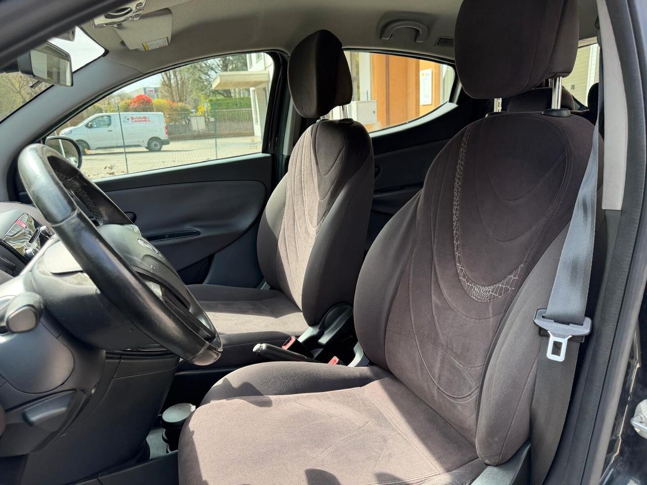 Lancia Ypsilon 1.2 69 CV 5 porte S&S Platinum