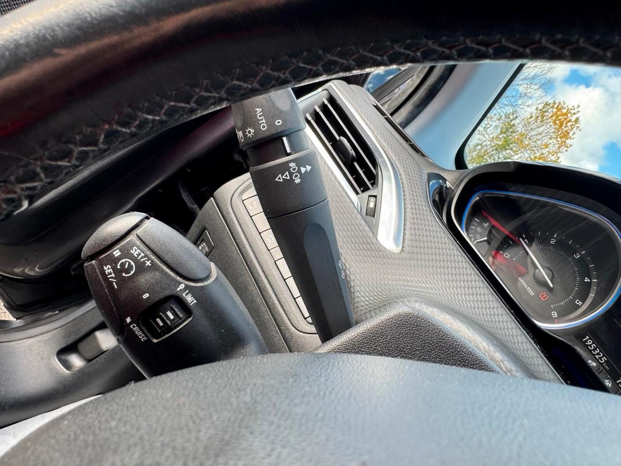 Peugeot 2008 1.6 e-HDI 92CV S&S ALLURE 2014