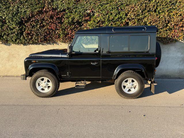 LAND ROVER Defender 90 2.2 TD4 Station Wagon S