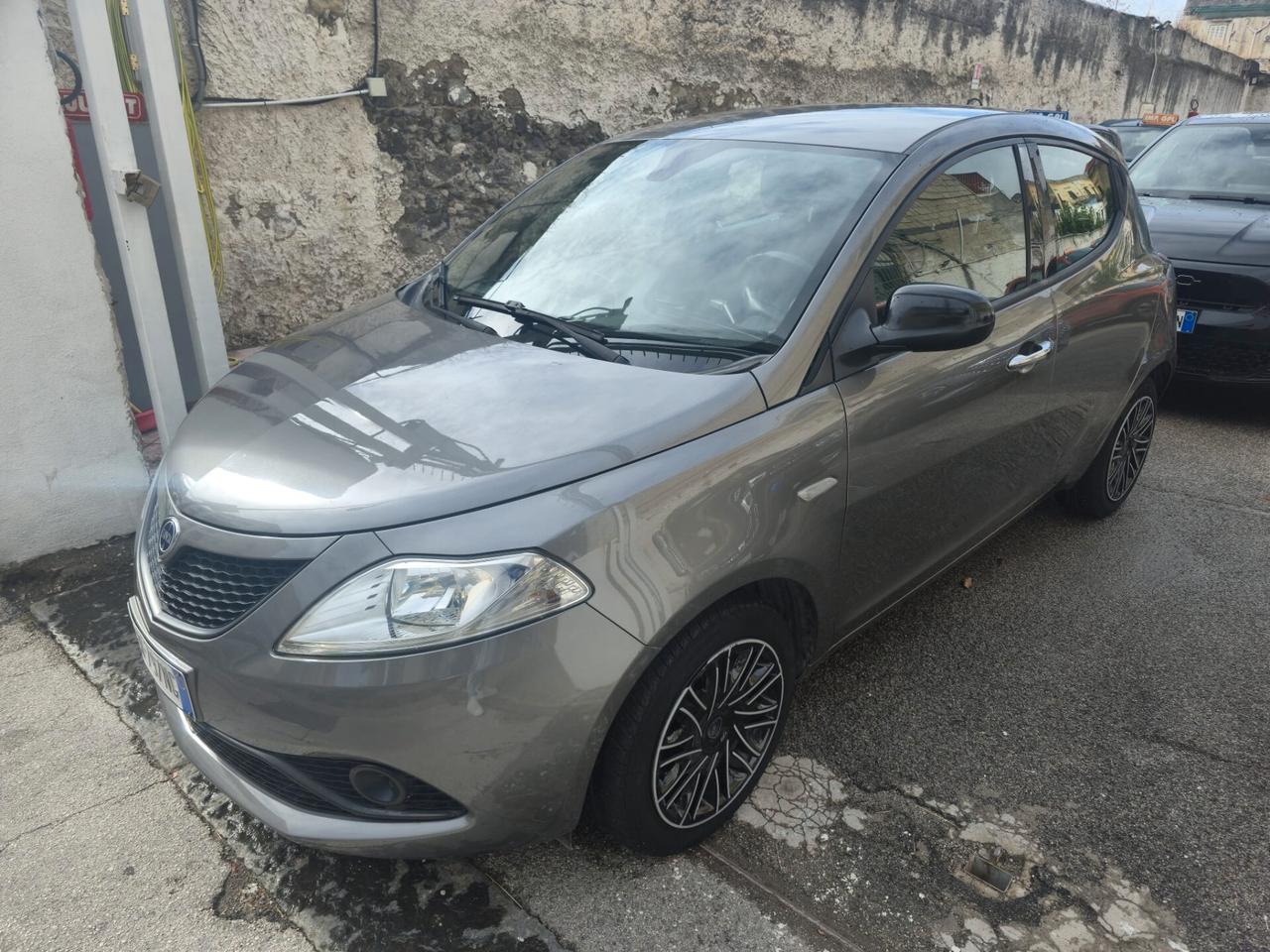 Lancia Ypsilon 1.2 69 CV 5 porte GPL Ecochic Gold