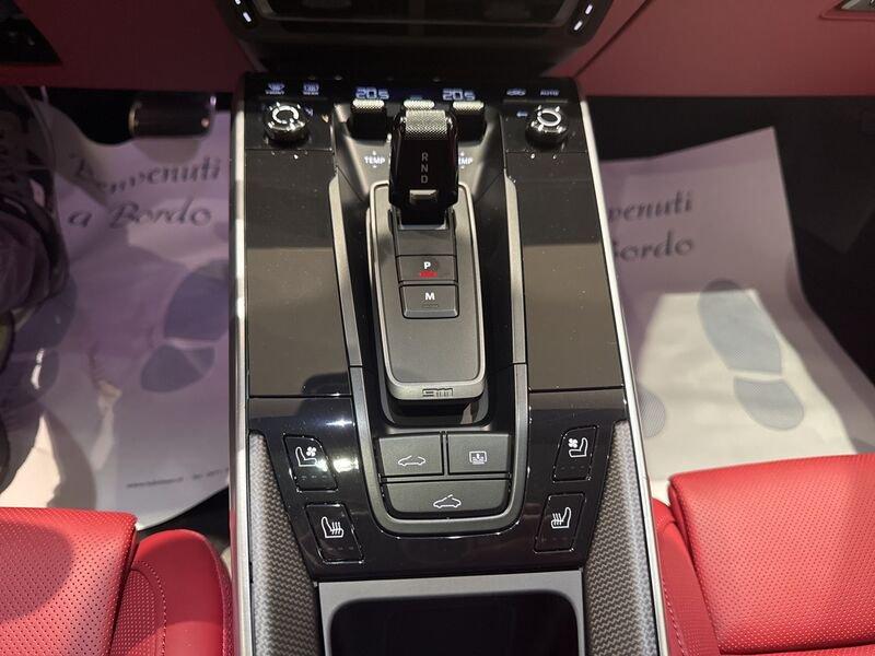 Porsche 911 Coupe 3.7 Turbo S auto