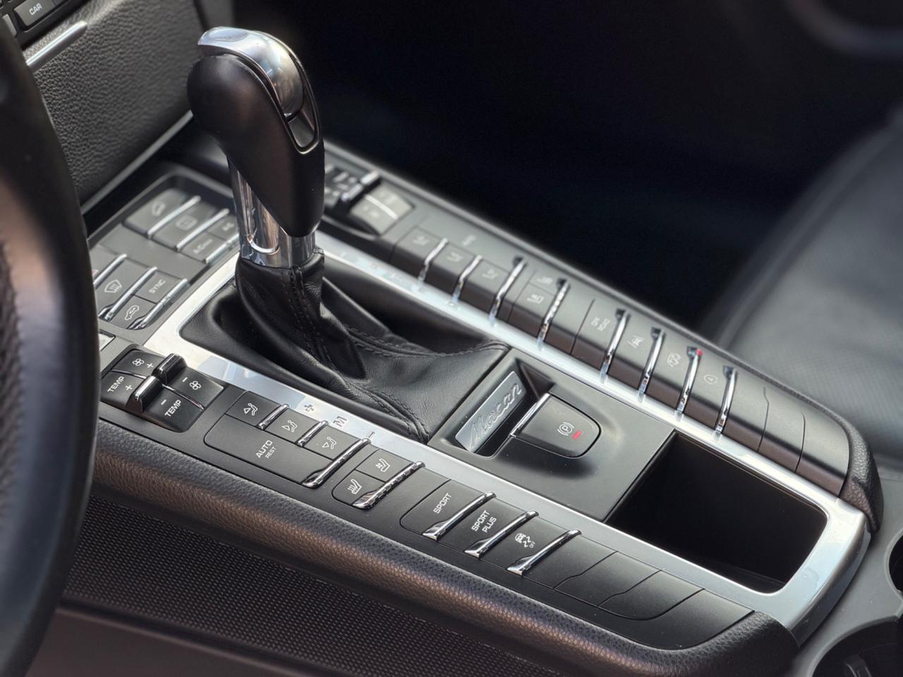 Porsche Macan 2.0 252 Cv PDK TETTO VENTILATI LED FULL