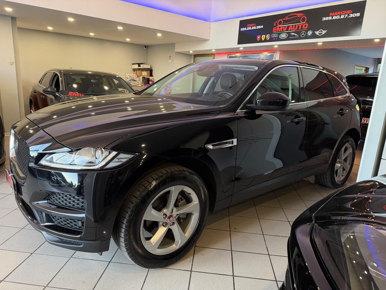Jaguar F-Pace 2.0 D 180 CV AWD aut Chequered Flag