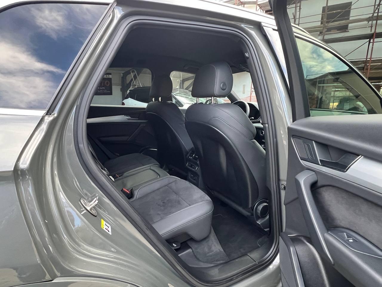 Q5 2.0 tdi mhev Identity Black quattro s-tronic