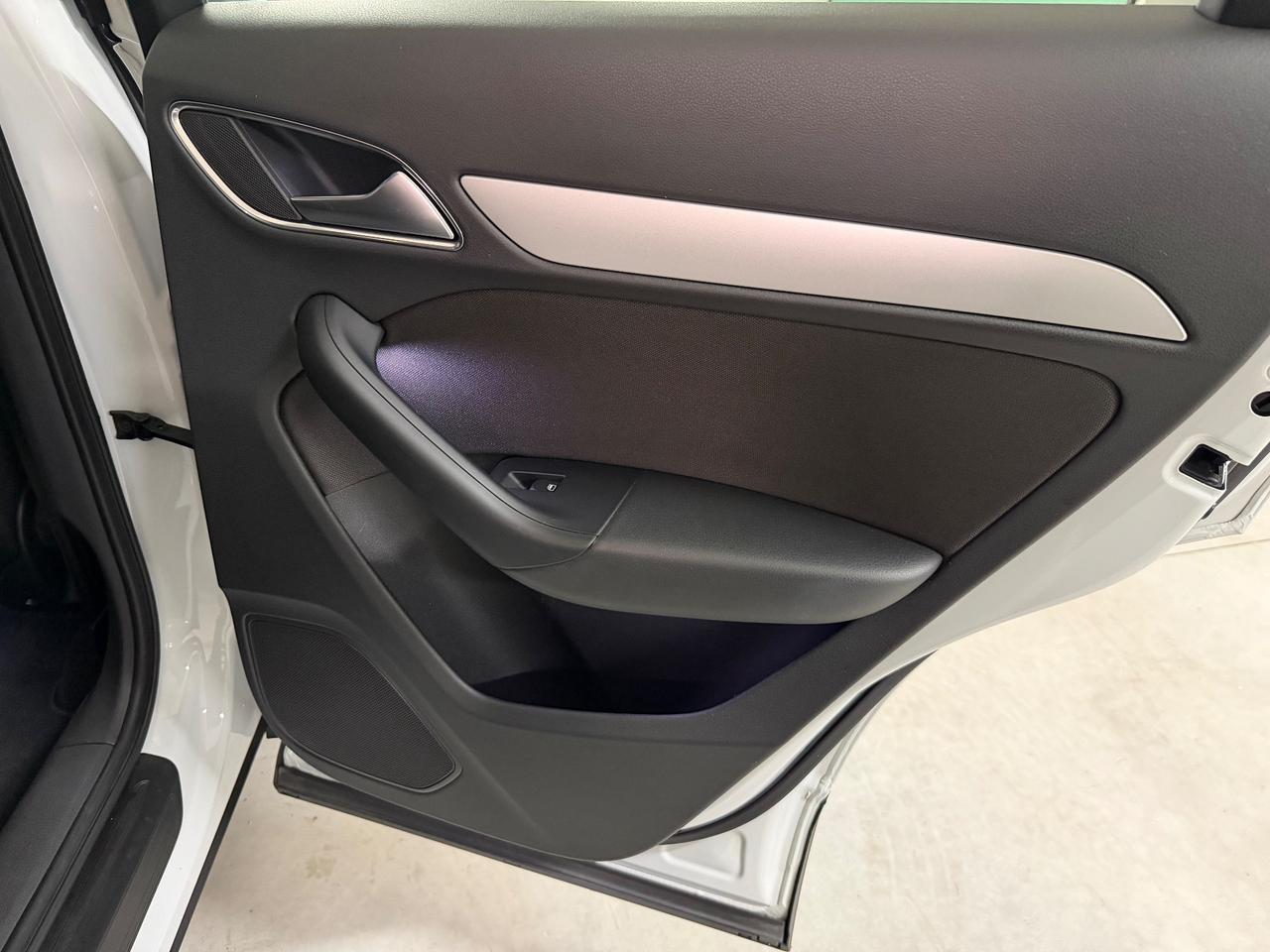 Audi Q3 2.0 TDI 150 CV Business