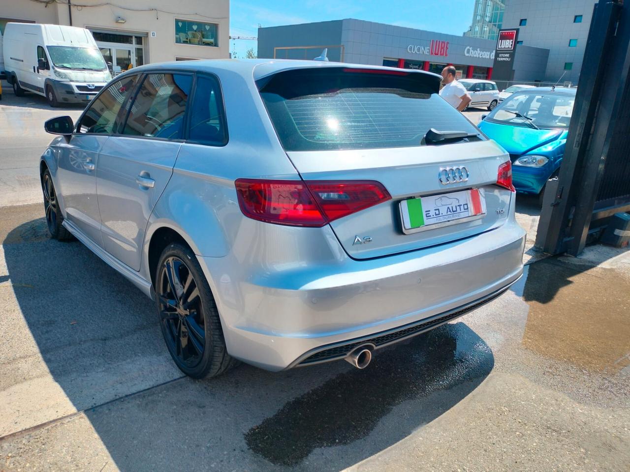 Audi A3 1.6 TDI clean diesel S tronic Young