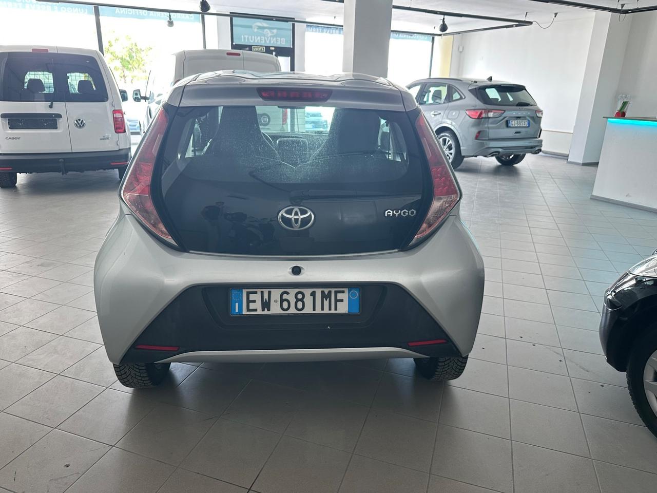 Toyota Aygo 1.0 VVT-i 69 CV 3 porte x-cool