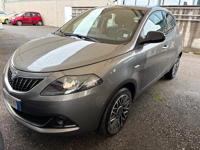 Lancia Ypsilon 1.0 FireFly 5 porte S&S Hybrid Platino