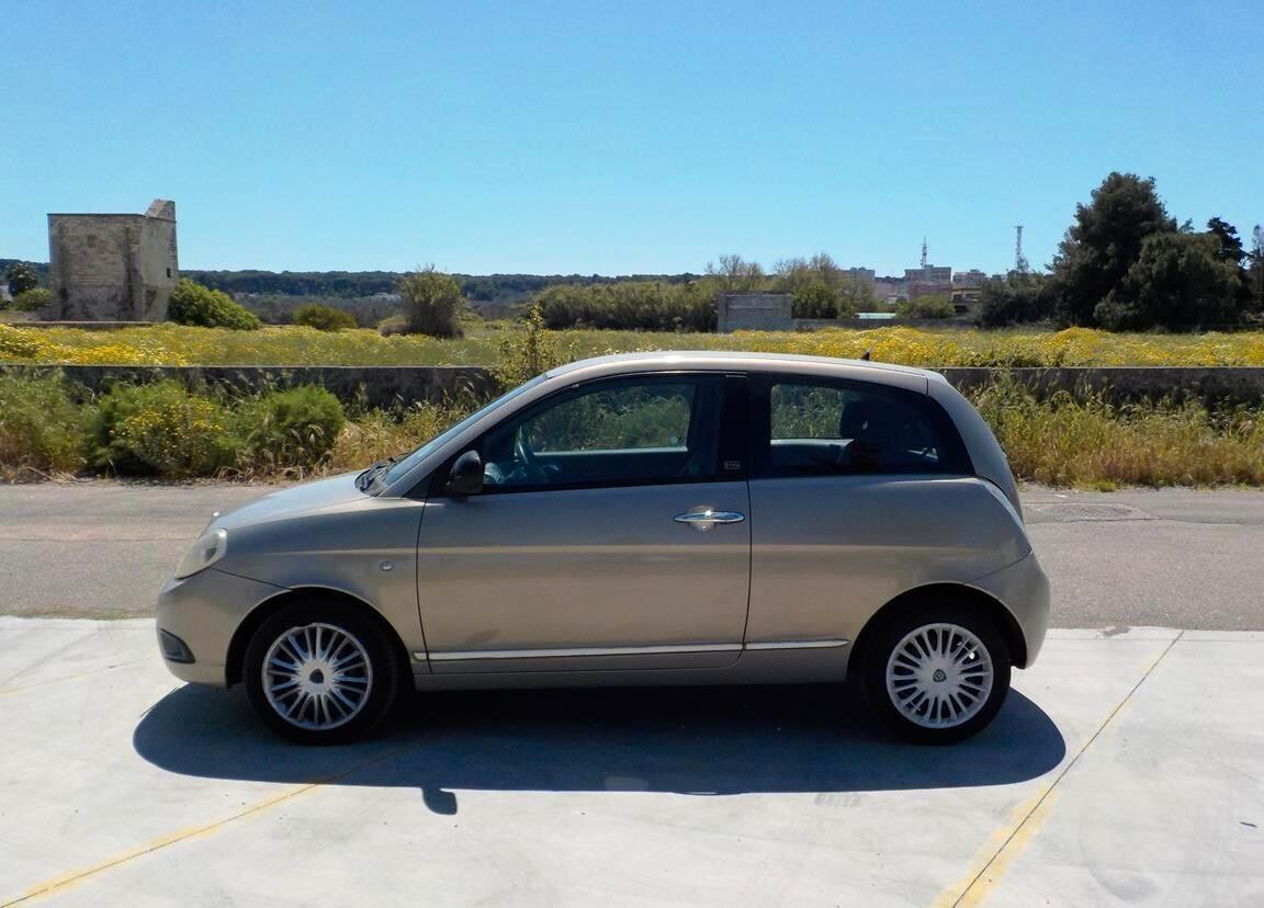 Lancia Ypsilon 1.3 MJT 90 CV Oro