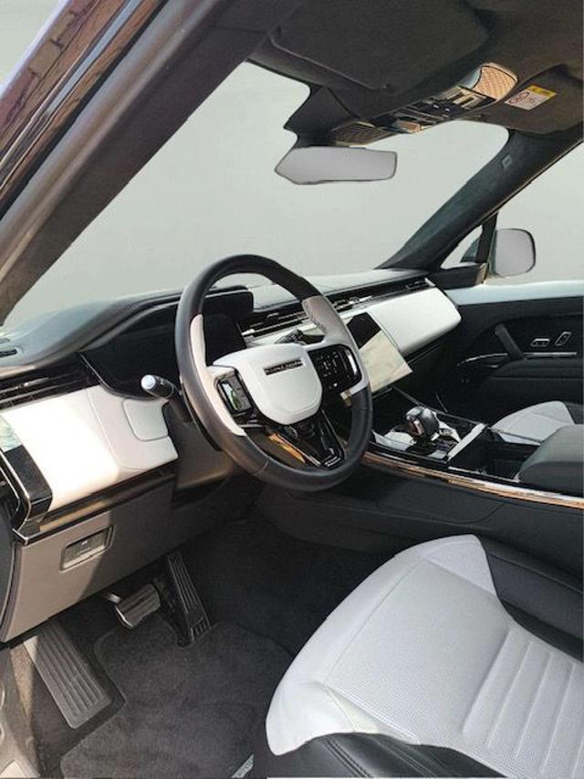 LAND ROVER Range Rover Sport 4.4 V8 635 CV SV Edition