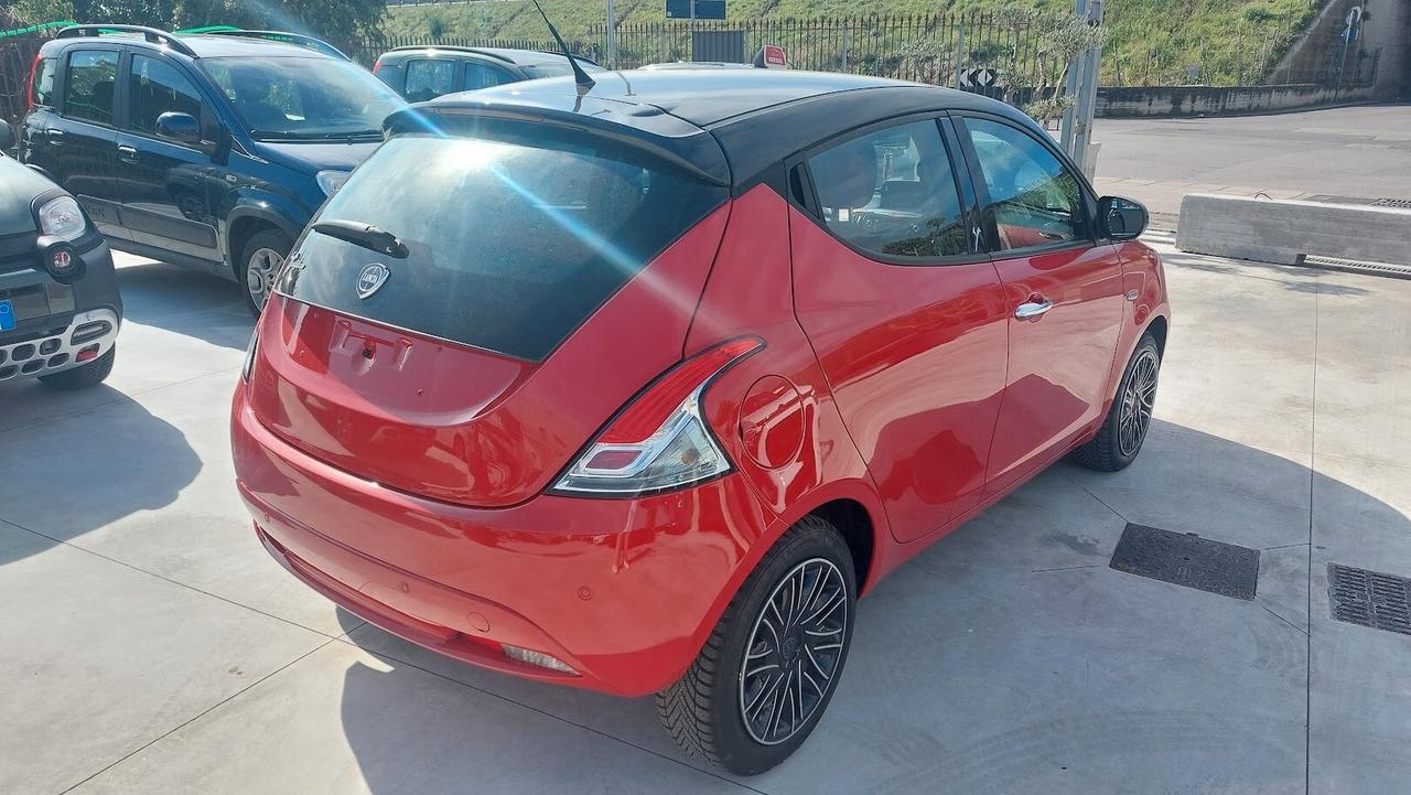 Lancia Ypsilon 1.3 MJT 16V 95 CV 5 porte 2012