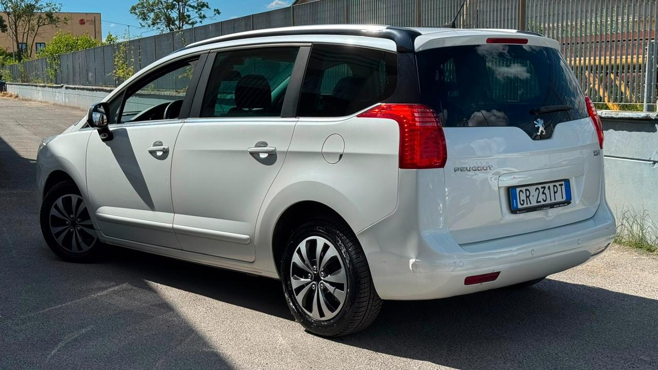 Peugeot 5008 1.6 HDi 115CV Business