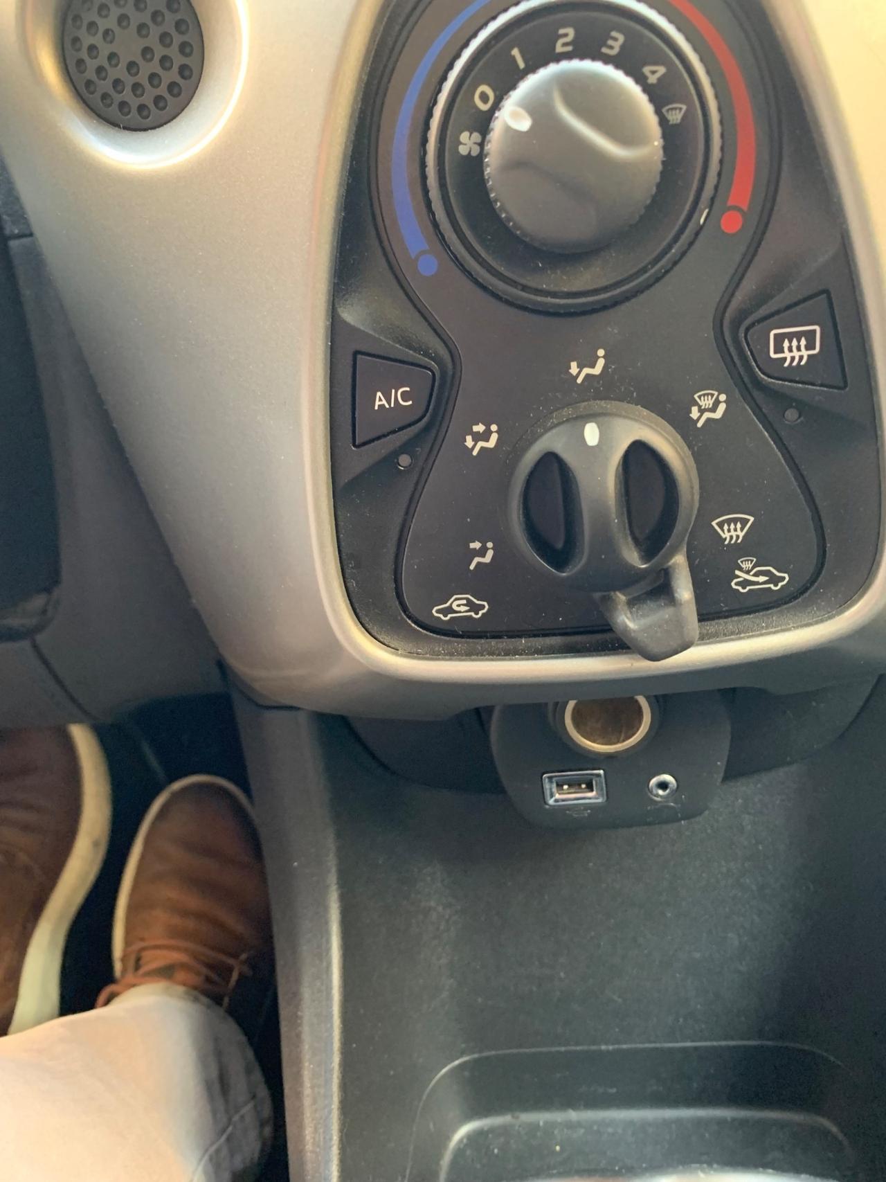 Peugeot 108 VTi 68 5 porte 07/2015 km 88000