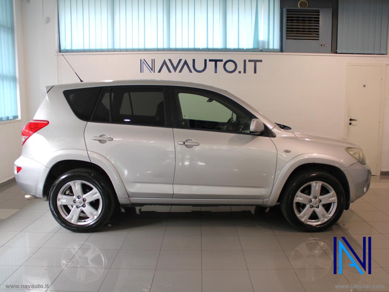TOYOTA RAV4 2.2 D-4D 177 CV Luxury