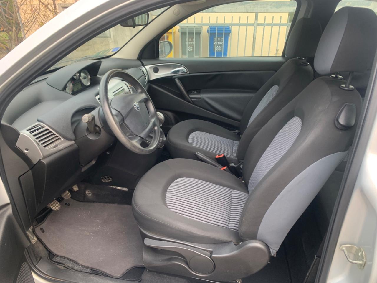 Lancia Ypsilon 1.2 Argento