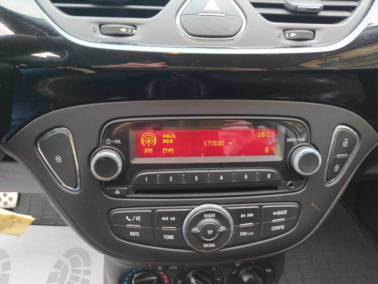 Opel Corsa 1.2 5 porte Innovation Neopatentati