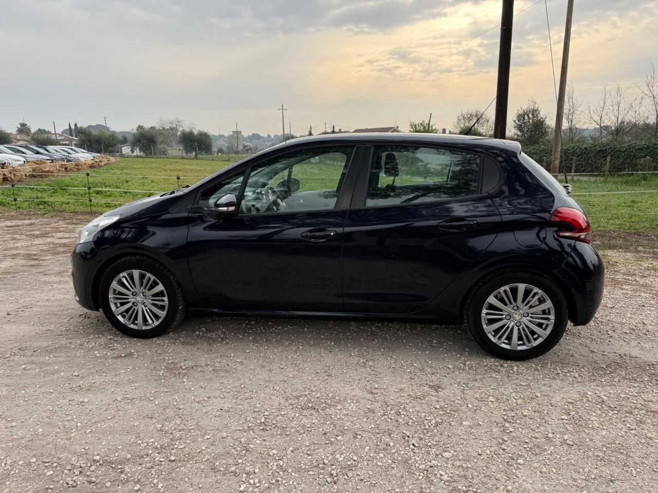 Peugeot 208 PureTech 82 5p. GPL Active