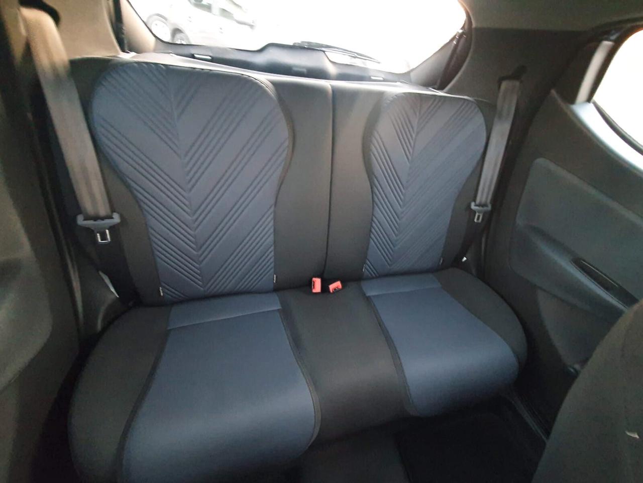 Lancia Ypsilon 1.0 FireFly 5 porte S&S Hybrid Ecochic Gold