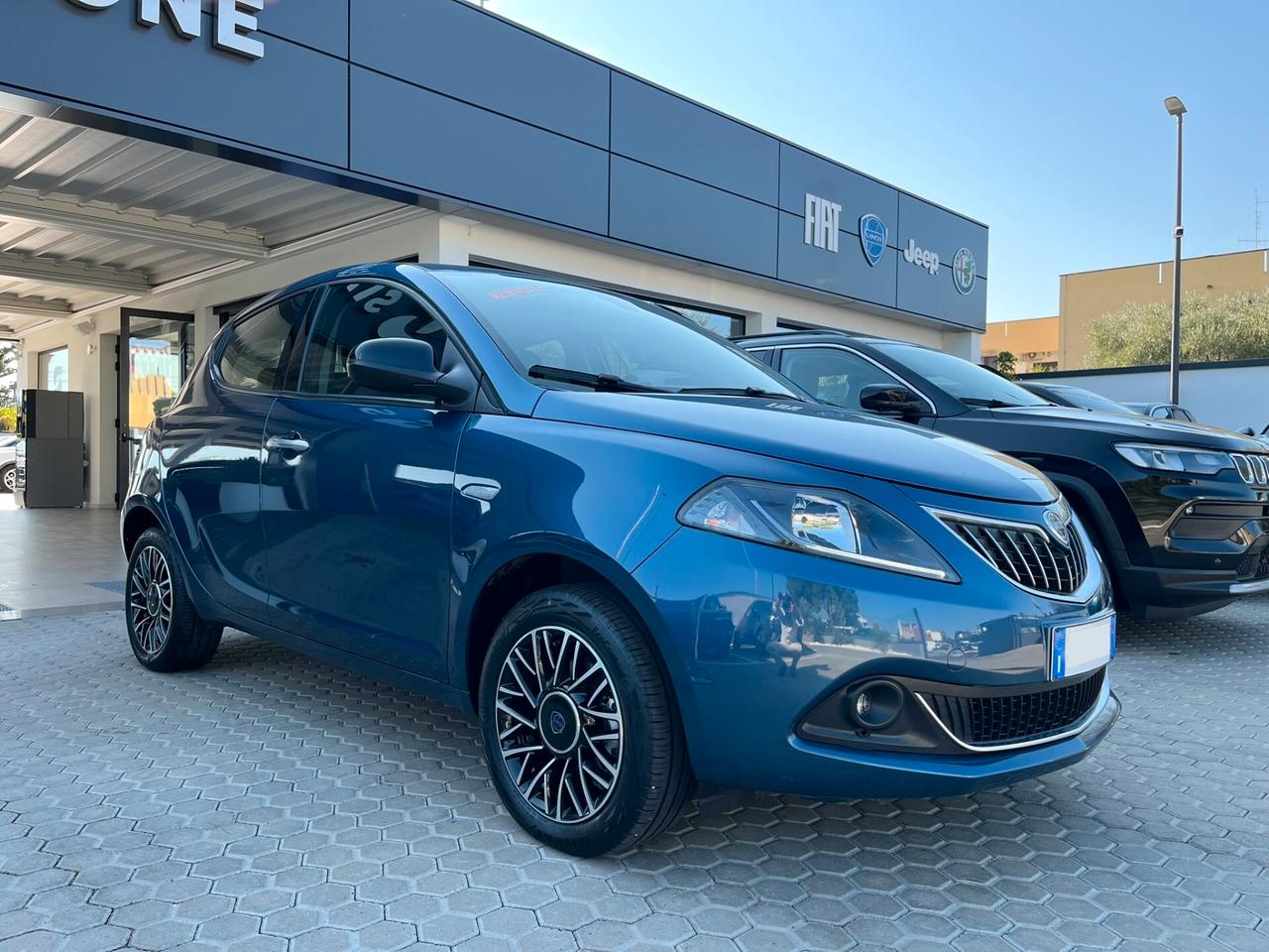 Lancia Ypsilon 1.0 FireFly 5 porte S&S Hybrid Platino