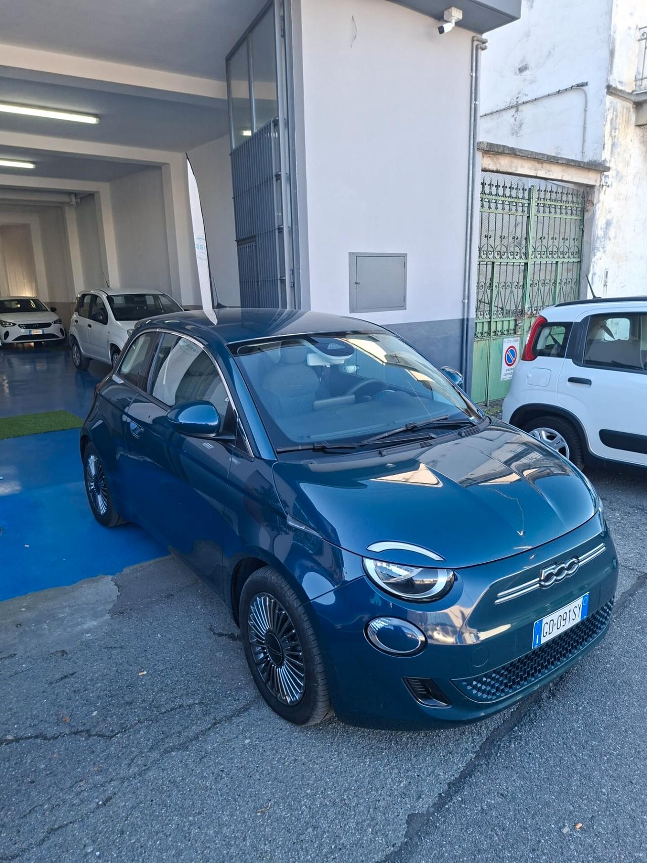 Fiat 500 500e Berlina 42 kWh Icon