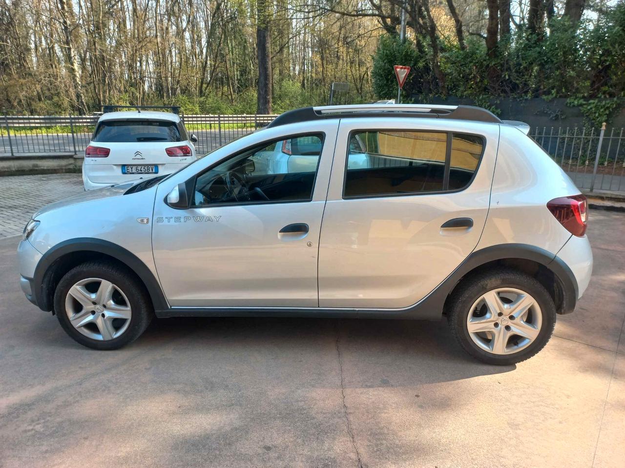 Dacia Sandero 1.5 dCi 8V 75CV Lauréate N1