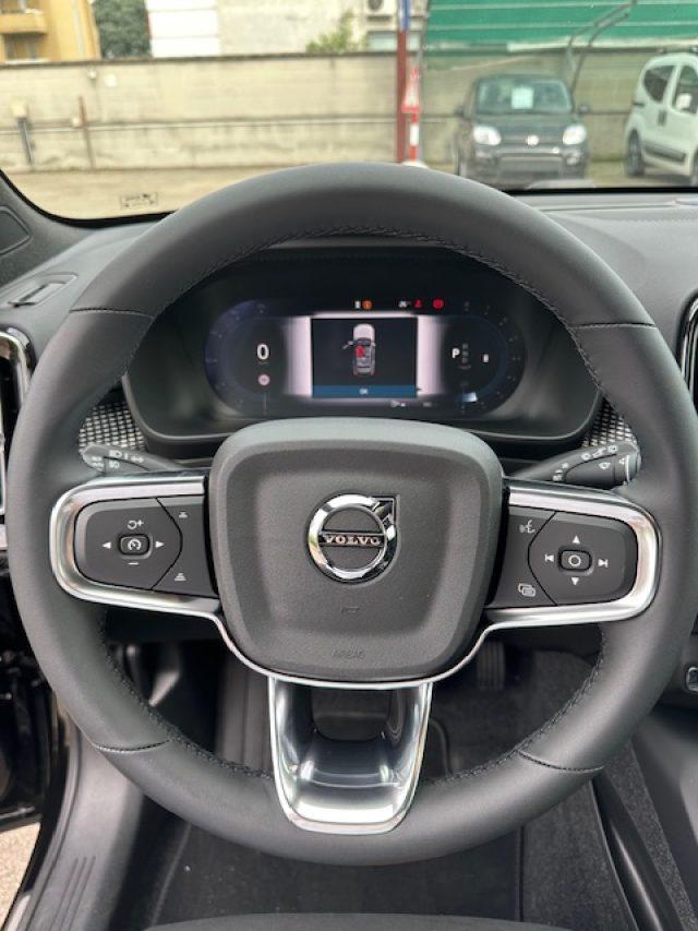 VOLVO XC40 B4 automatico Ultra Black Edition