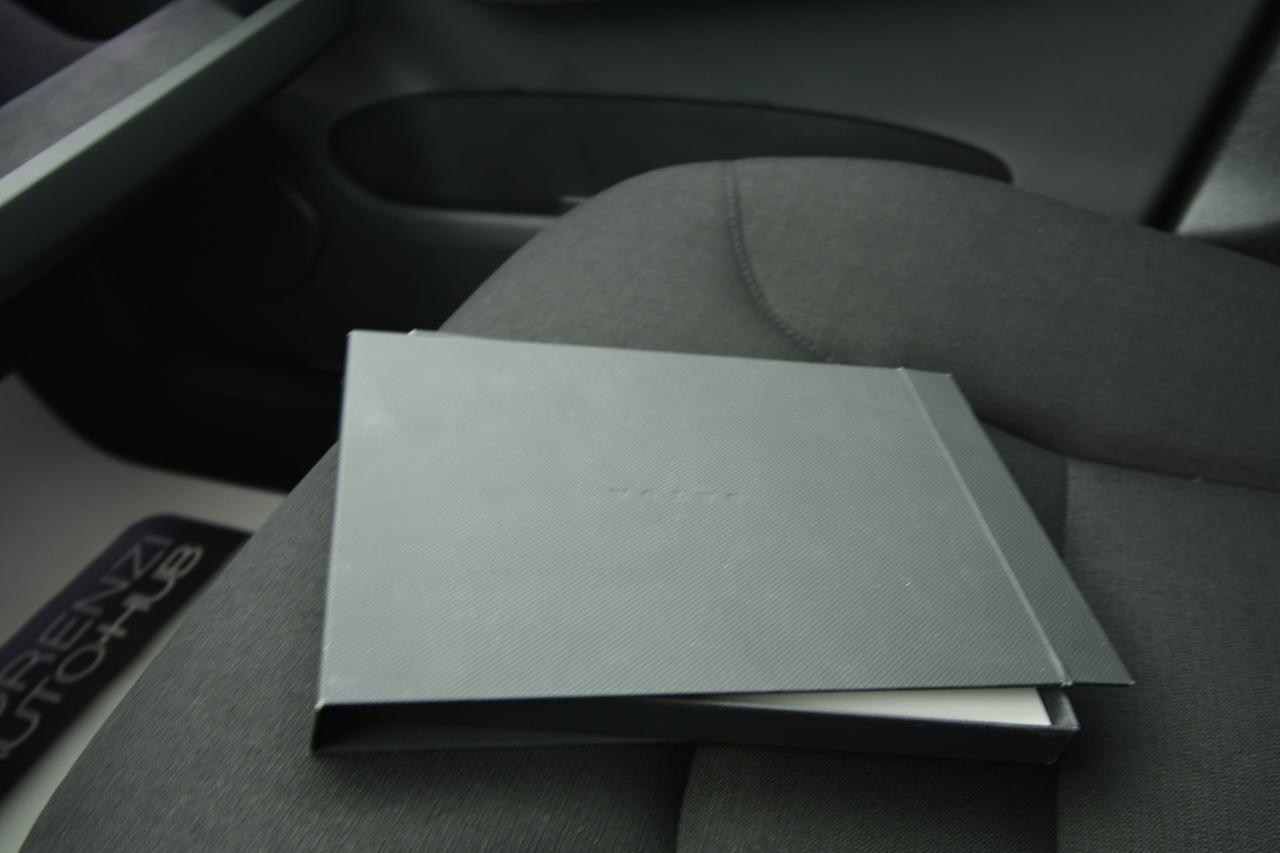 VOLVO XC60 2.0 b4 Momentum awd auto CAMERA+APP CONNECT+FULL LED