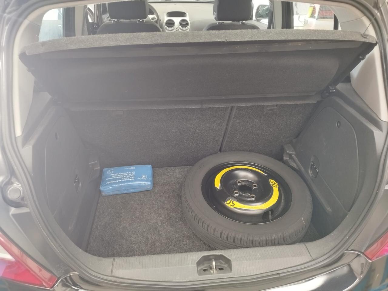 Opel Corsa 1.2 5 porte gpl