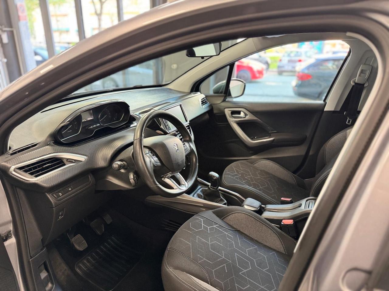Peugeot 2008 PureTech 82 Active BENZINA