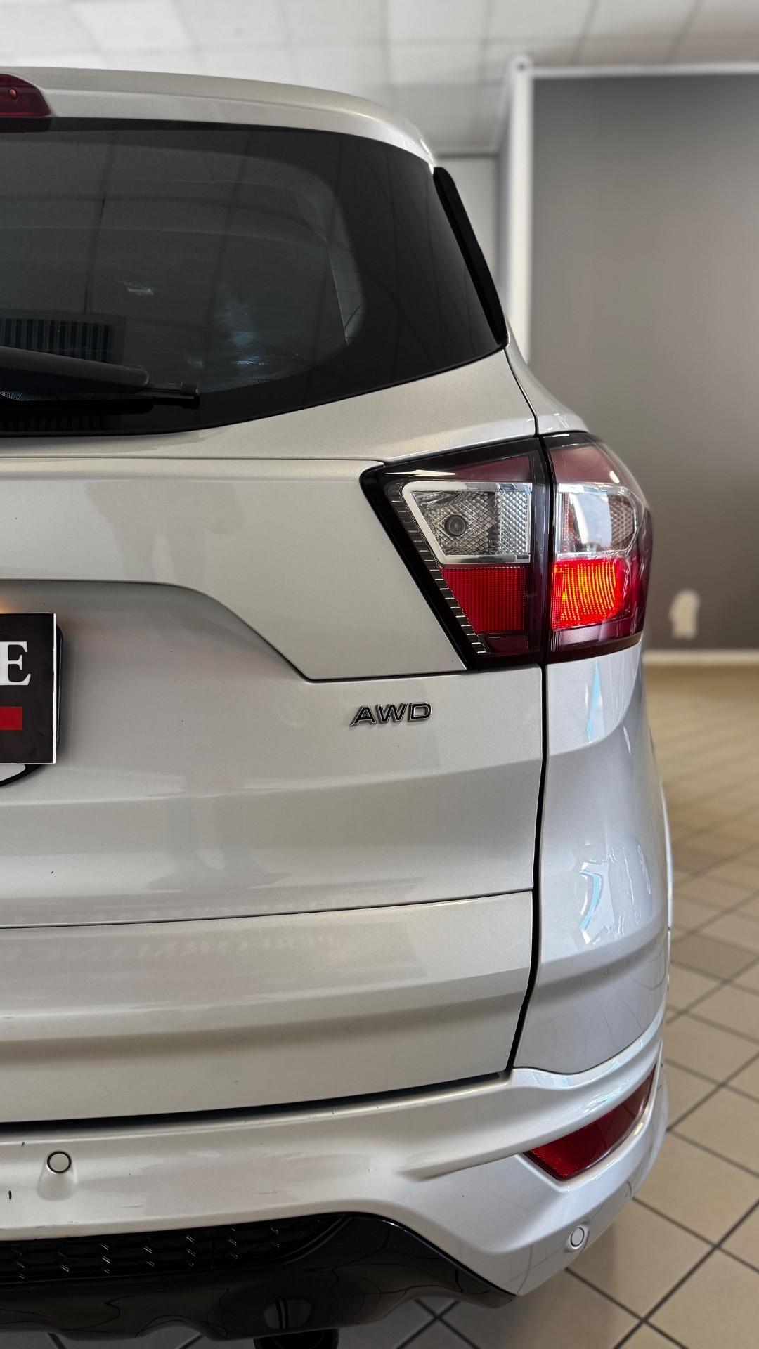Ford Kuga 2.0 TDCI 150 CV S&S 4WD Powershift ST-Line