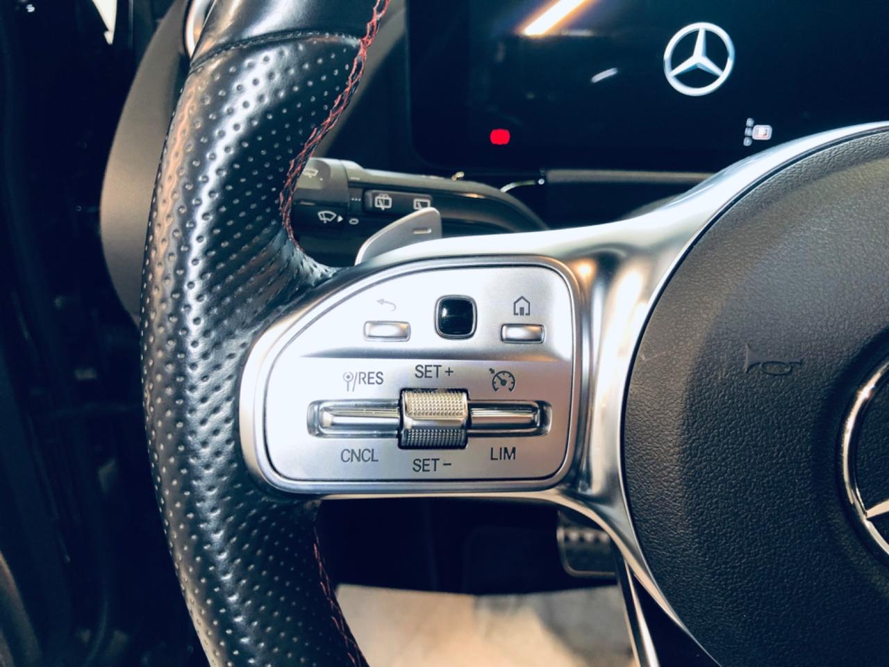 Mercedes-benz GLA 200 d amg Premium nero