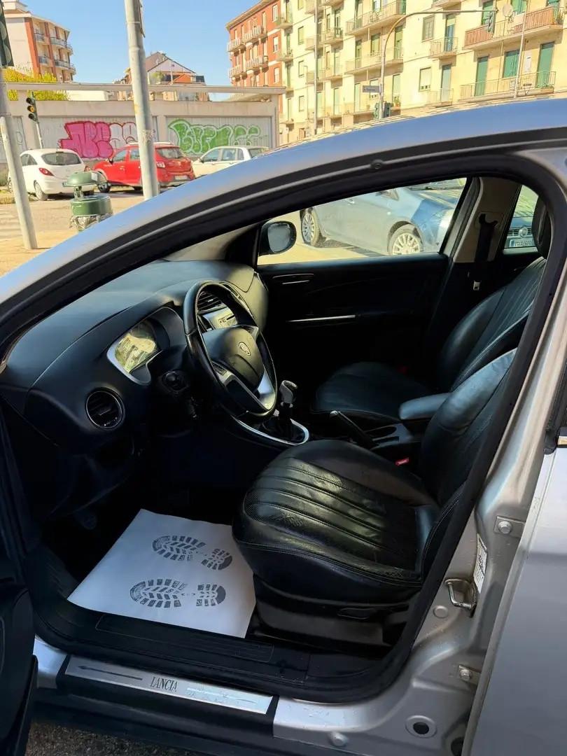 Lancia Delta 1.6 MJT DPF Gold