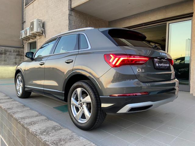 AUDI Q3 35 2.0 TDI S tronic Business Advanced COCKPIT
