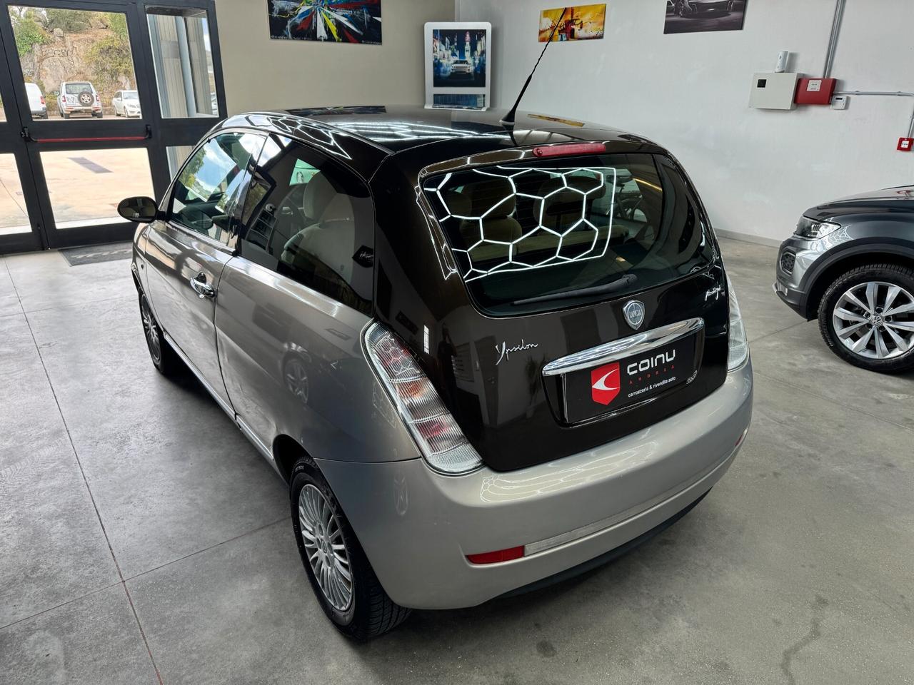Lancia Ypsilon 1.3 MJT 75 CV Oro