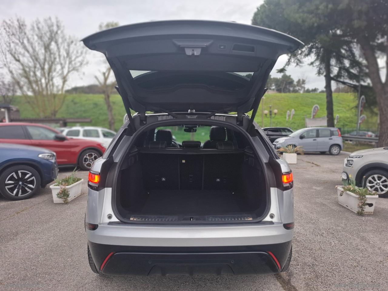 LAND ROVER RR Velar 2.0D I4 180 CV R-Dynamic HSE