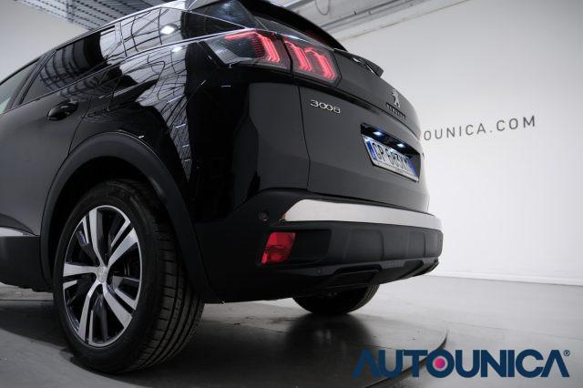 PEUGEOT 3008 HYBRID4 300 E-EAT8 ALLURE PACK
