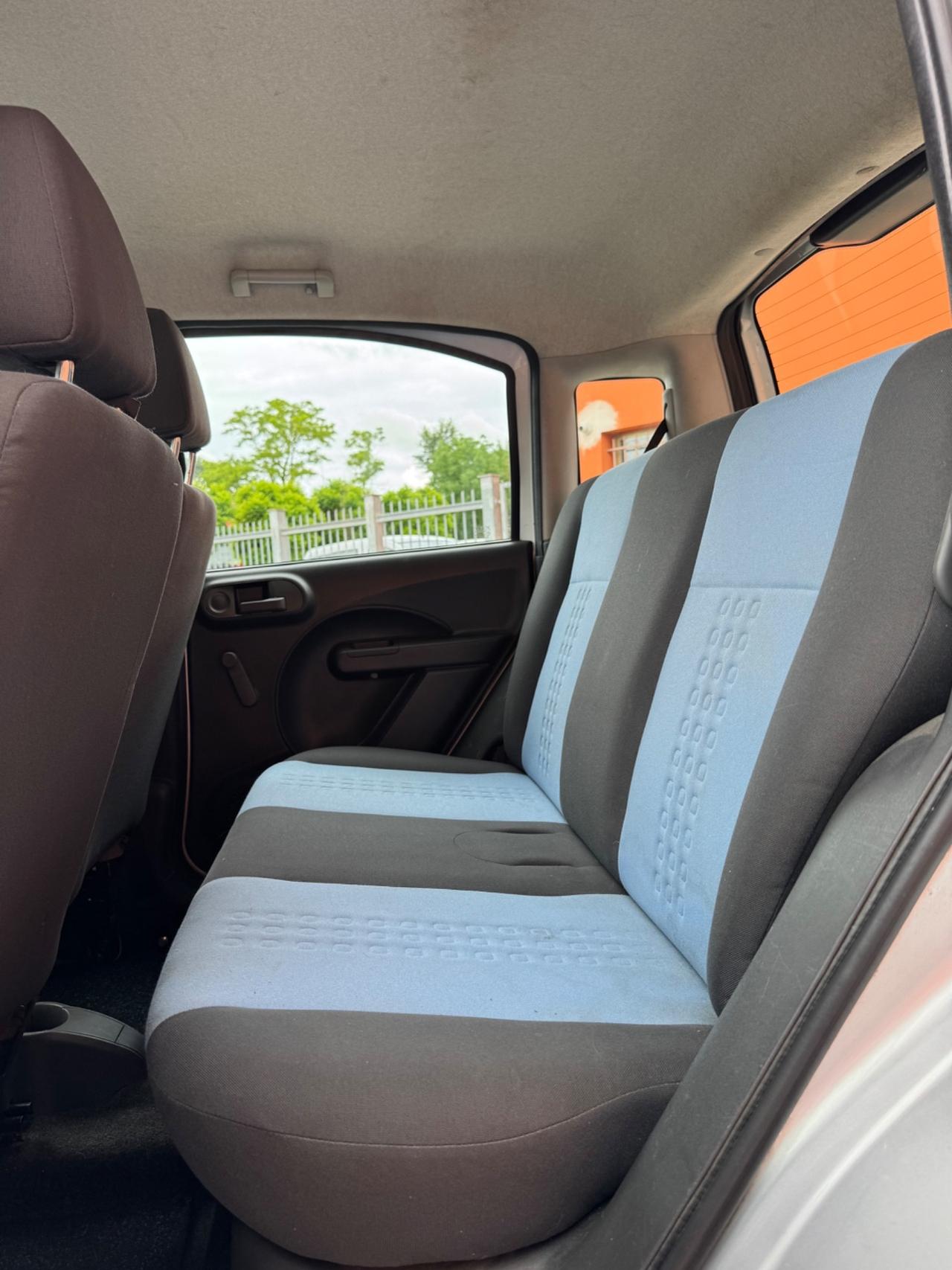 Fiat Panda 1.2 Dynamic si neopatentati