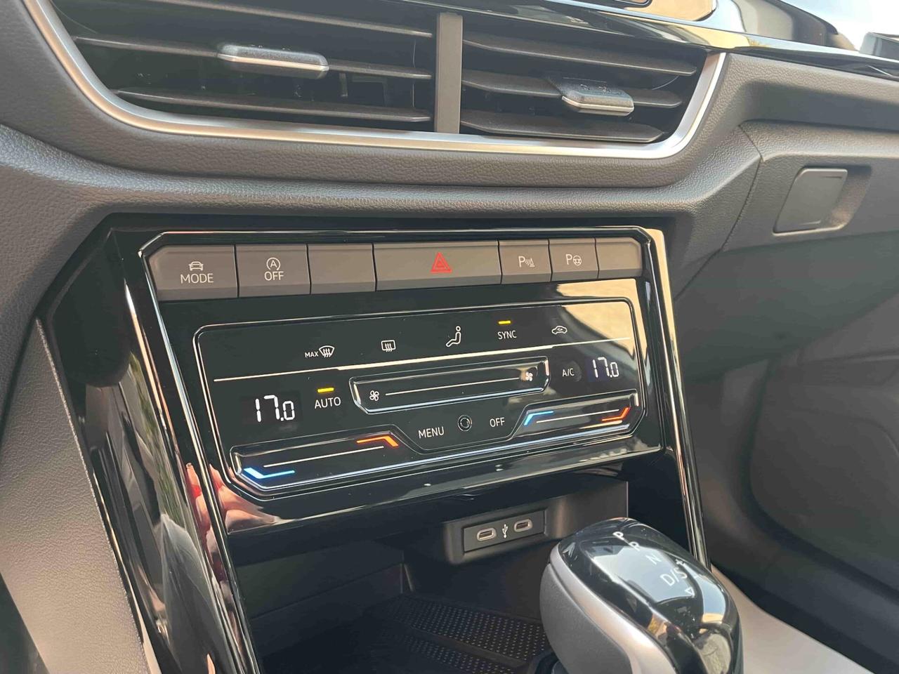 Volkswagen T-Roc 1.5 TSI ACT DSG R-Line KM.0