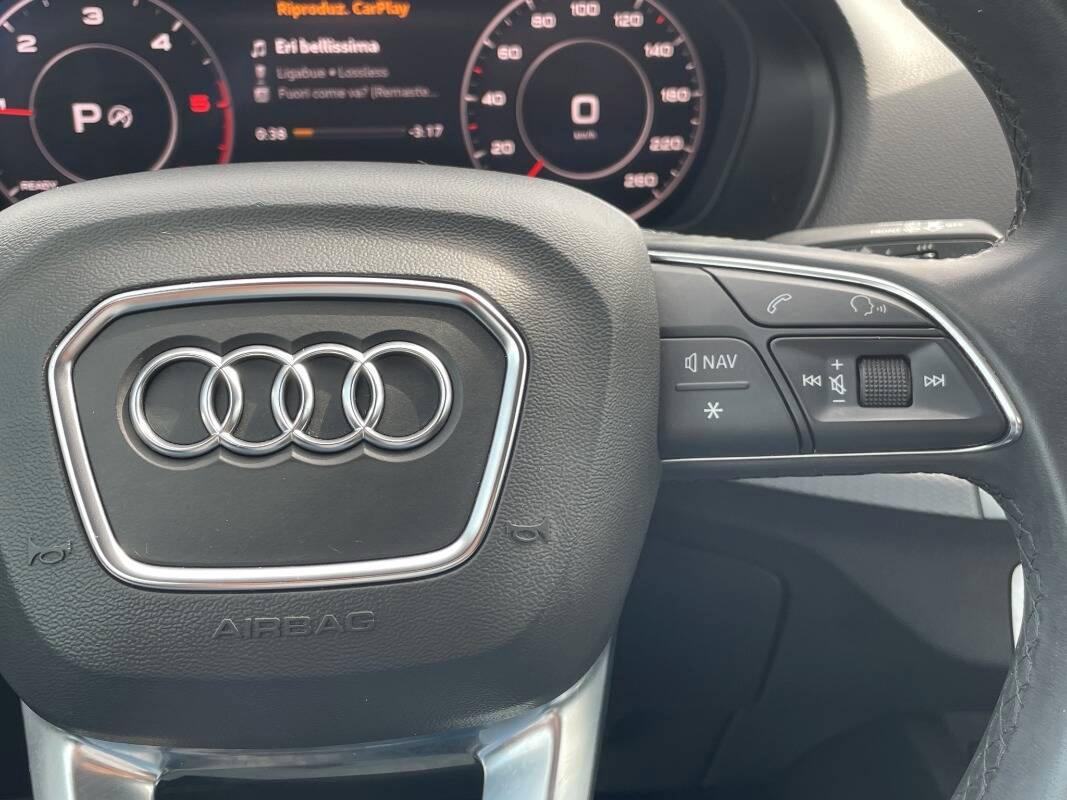 Audi Q2 30 2.0 tdi Admired AUTOMATICA E CARPLAY